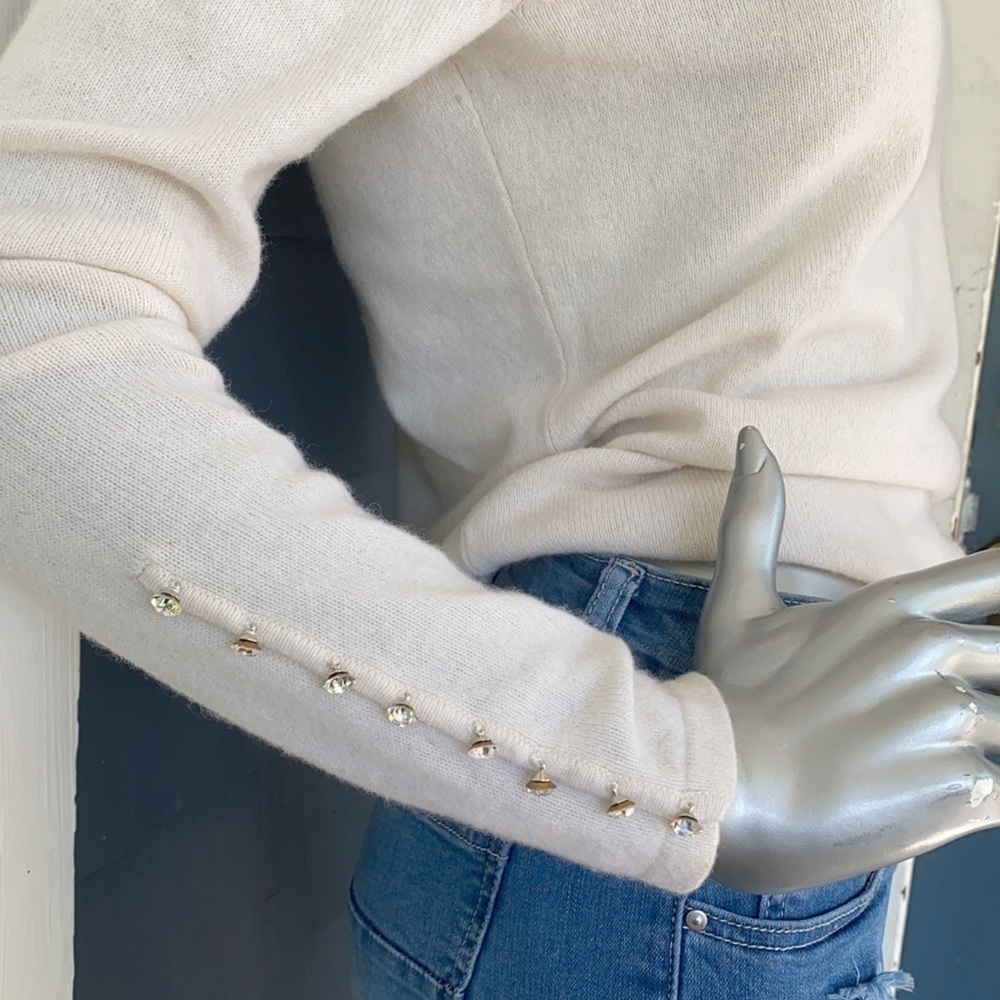 NEIMAN MARCUS Cream Wool Sweater, size M